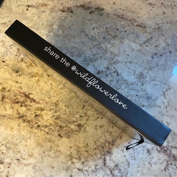 NEW Blue White Check Wildflower iPhone 6+/7+/8+ Case Never Used - Picture 5 of 8